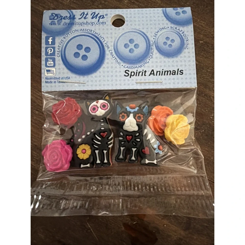 Lot Of 5 Packs Of Fun Buttons